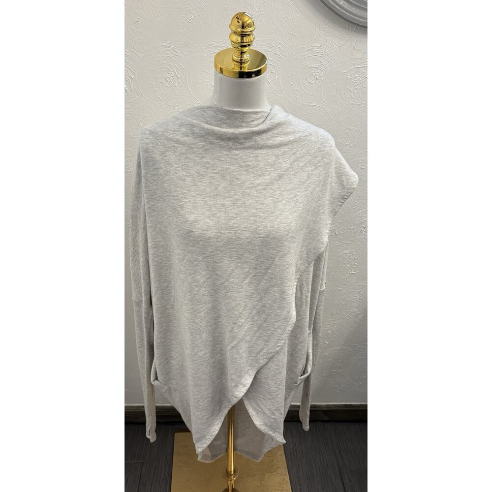 Athleta Purana Wrap Sweatshirt Relaxed Fit Hooded Pockets Size Medium Gray